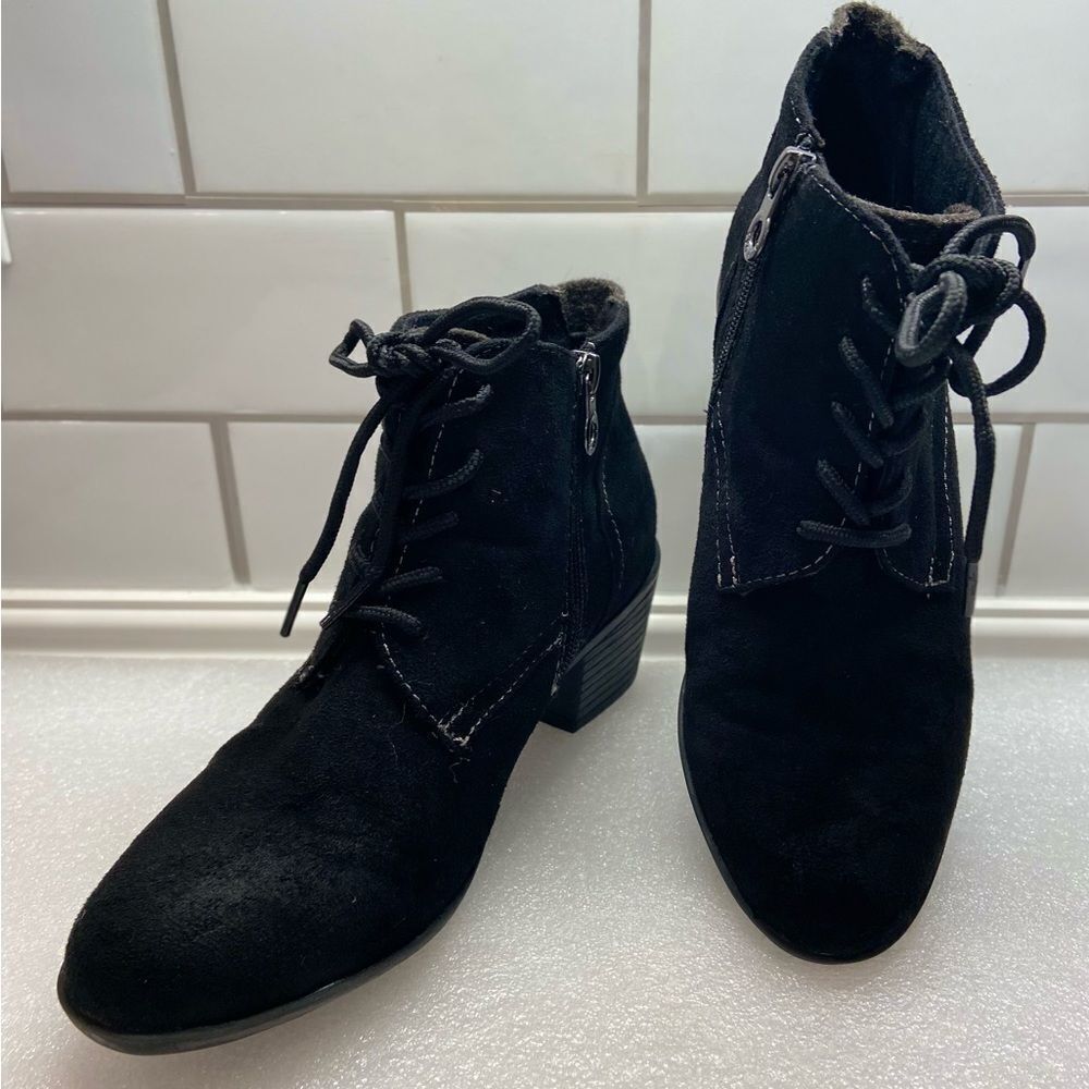 ⭐️SPORTO Black Suede Tie & Zip Booties 👞 size 7.5